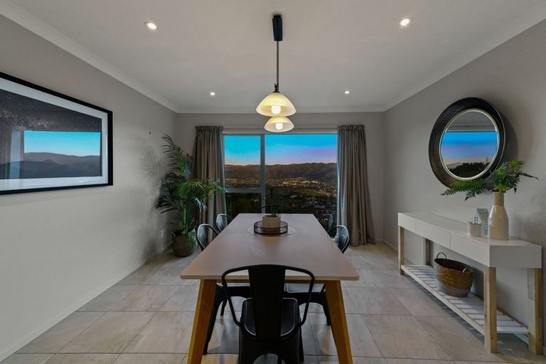 Photo of property in 34 Arahiwi Grove, Tirohanga, Lower Hutt, 5010