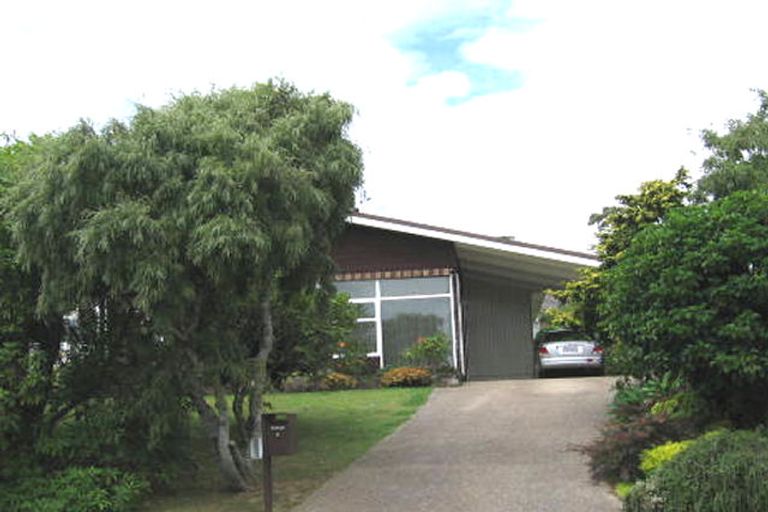Photo of property in 9 Catalina Crescent, Forrest Hill, Auckland, 0620