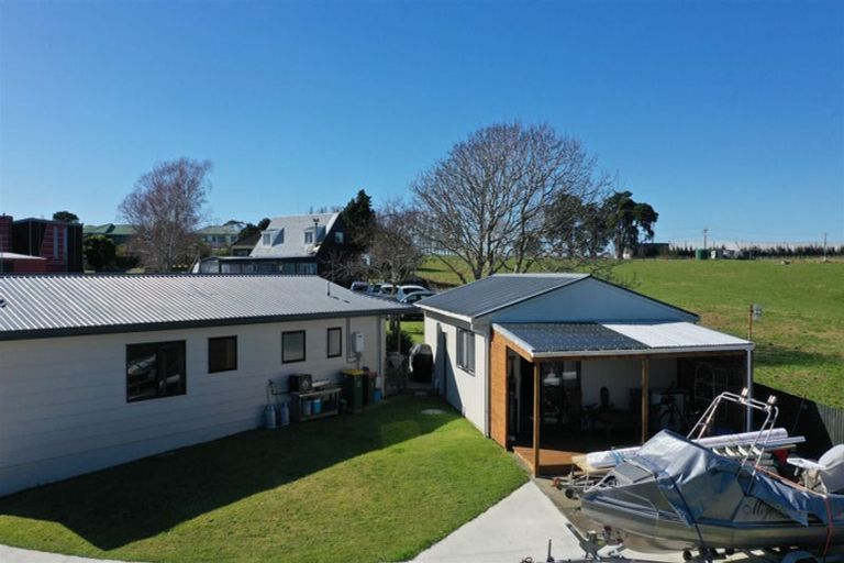 Photo of property in 18 Whenuariri Place, Maketu, Te Puke, 3189