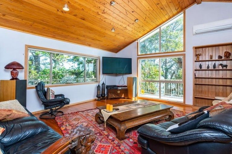 Photo of property in 467 Heatley Road, Whakapirau, Maungaturoto, 0583