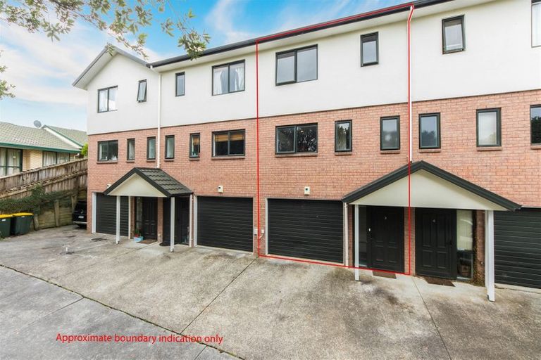Photo of property in 3/31 Lucienne Drive, Ranui, Auckland, 0612