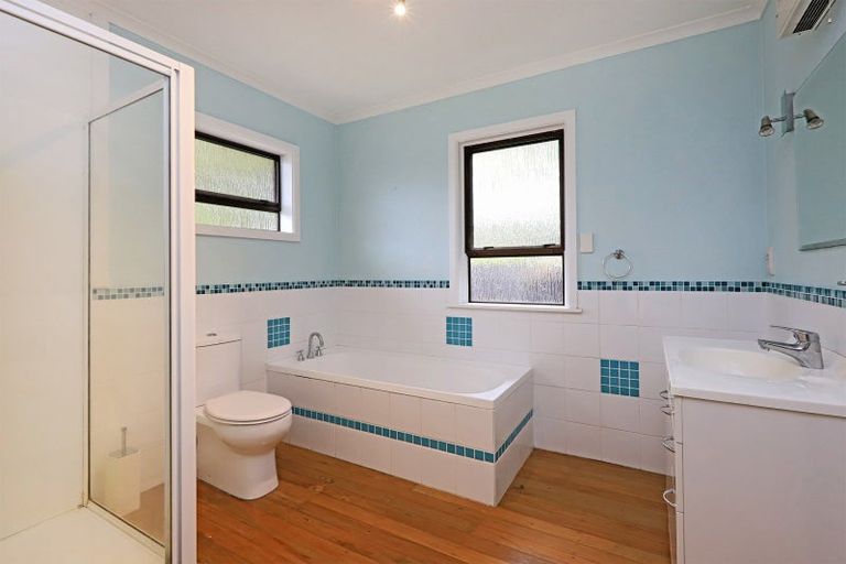 Photo of property in 24 Jervois Road, Jervoistown, Napier, 4112