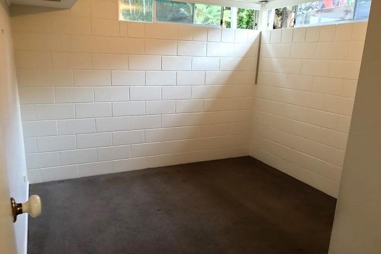 Photo of property in 4 Freshney Place, Hillpark, Auckland, 2102