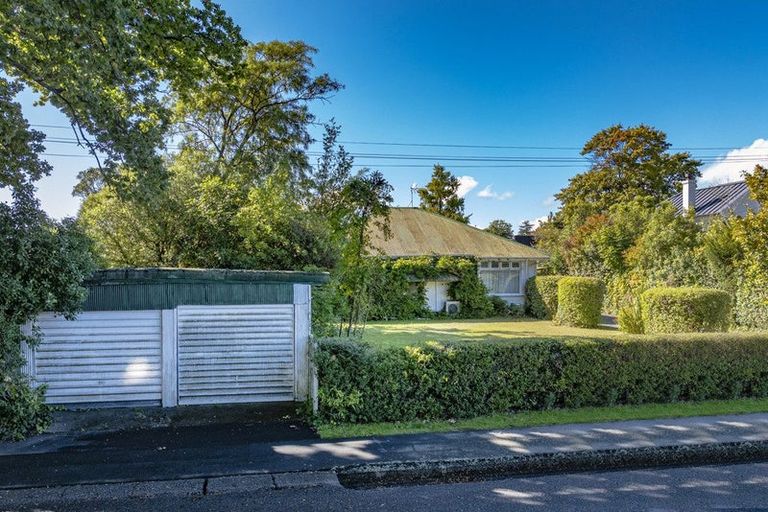 Photo of property in 28 Jacksons Road, Merivale, Christchurch, 8014