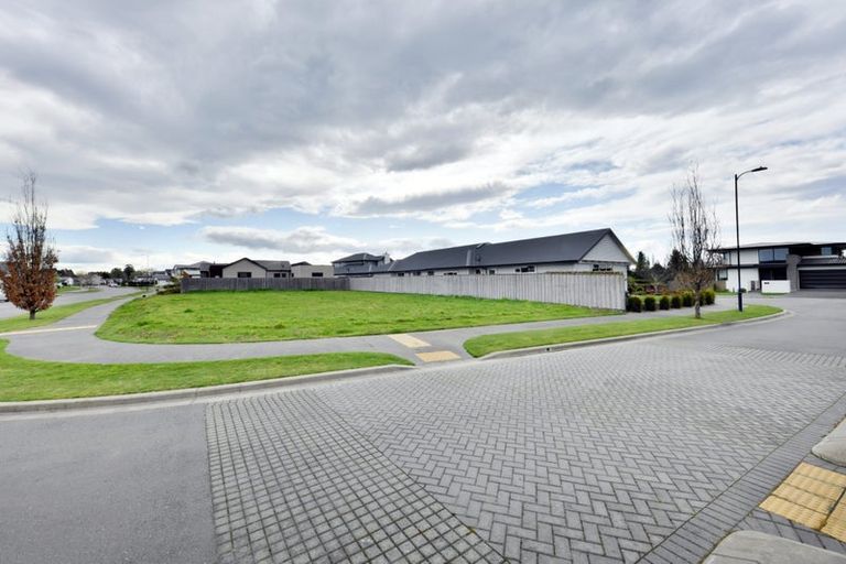 Photo of property in 6 Glenturret Drive, Casebrook, Christchurch, 8051