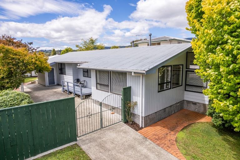 Photo of property in 6 Denver Grove, Totara Park, Upper Hutt, 5018