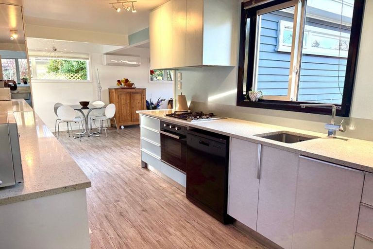 Photo of property in 4 Bateman Avenue, Bryndwr, Christchurch, 8053