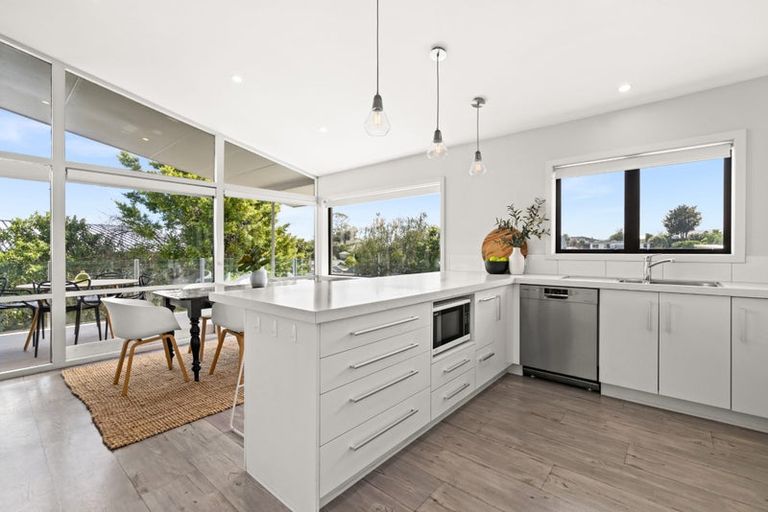 Photo of property in 9 Busby Hill, Havelock North, 4130