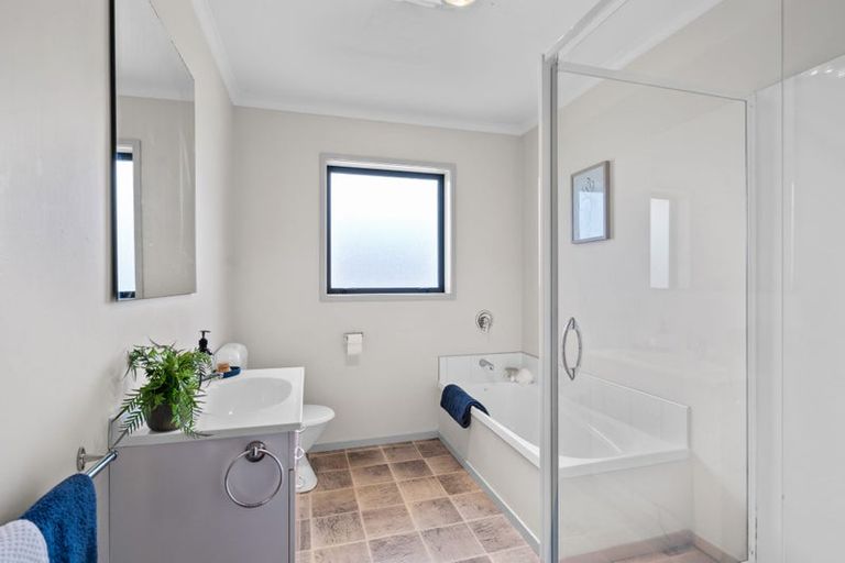 Photo of property in 58 Mcquarrie Street, Kingswell, Invercargill, 9812