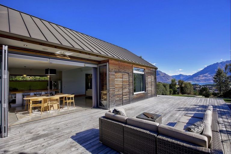 Photo of property in 16 Mckellar Drive, Jacks Point, Queenstown, 9371