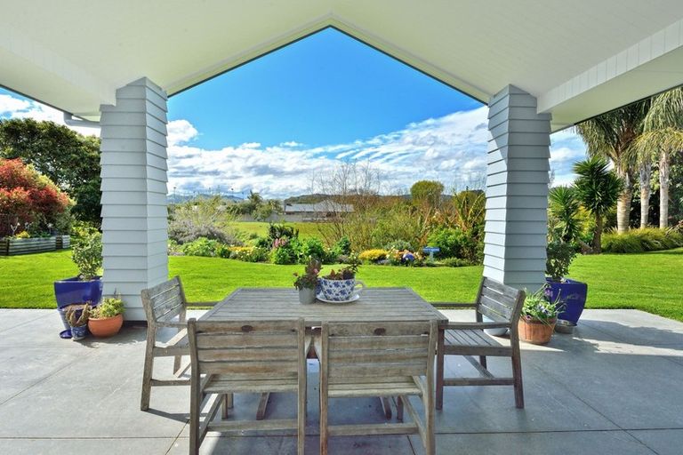 Photo of property in 24 Charteris Rise, Riverdale, Gisborne, 4010