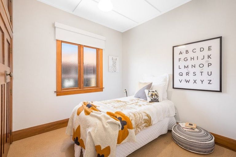 Photo of property in 49 Oroua Street, Eastbourne, Lower Hutt, 5013