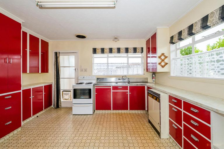 Photo of property in 1 Regent Street, Waimate, 7924