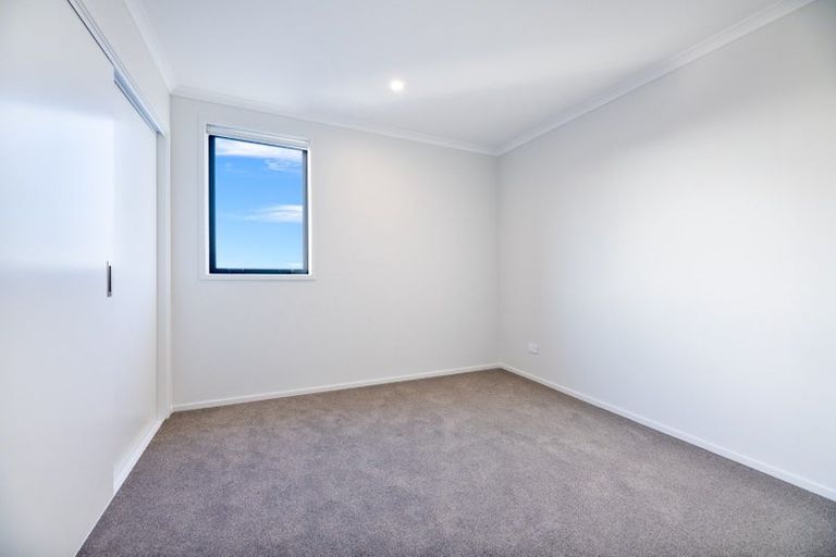 Photo of property in 27 Morus Road, Massey, Auckland, 0614