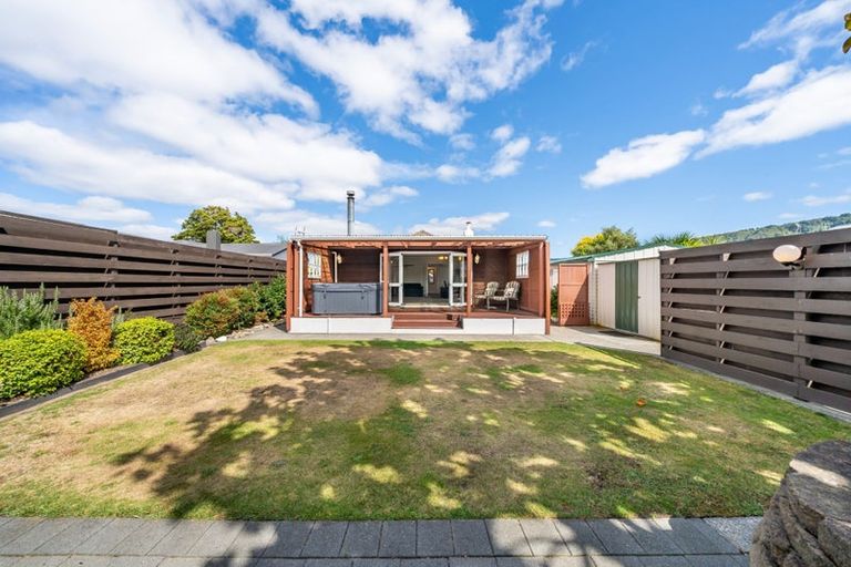 Photo of property in 48 Kashmir Avenue, Clouston Park, Upper Hutt, 5018