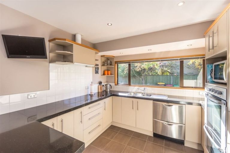 Photo of property in 49b Memorial Avenue, Ilam, Christchurch, 8053