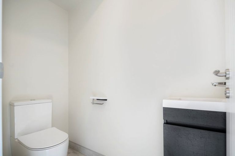 Photo of property in 21b Lumbarda Drive, Kumeu, 0810