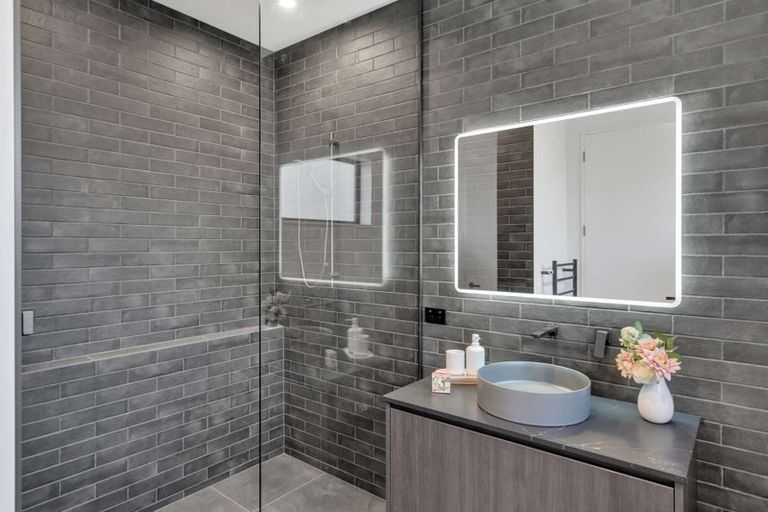 Photo of property in 13 Round Hill Rise, Cracroft, Christchurch, 8022