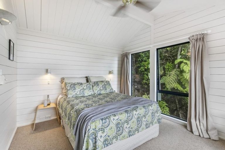 Photo of property in 98 Hadfield Street, Beach Haven, Auckland, 0626