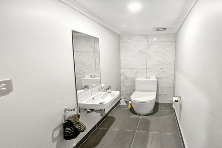 Photo of property in 4 Tuamaka Lane, Hobsonville, Auckland, 0616