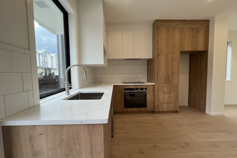 Photo of property in 8/23 Makomako Drive, Orewa, 0931