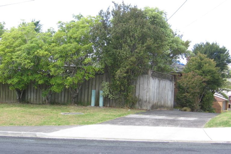 Photo of property in 2/65 Verran Road, Birkenhead, Auckland, 0626