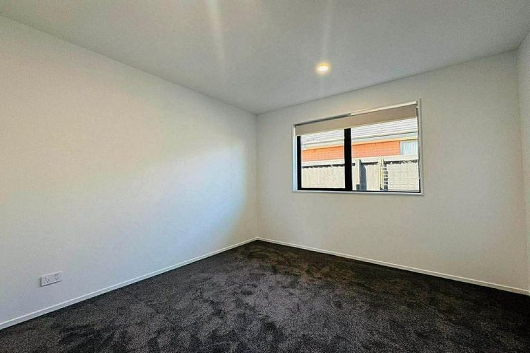 Photo of property in 17 Akoranga Place, Hornby, Christchurch, 8042