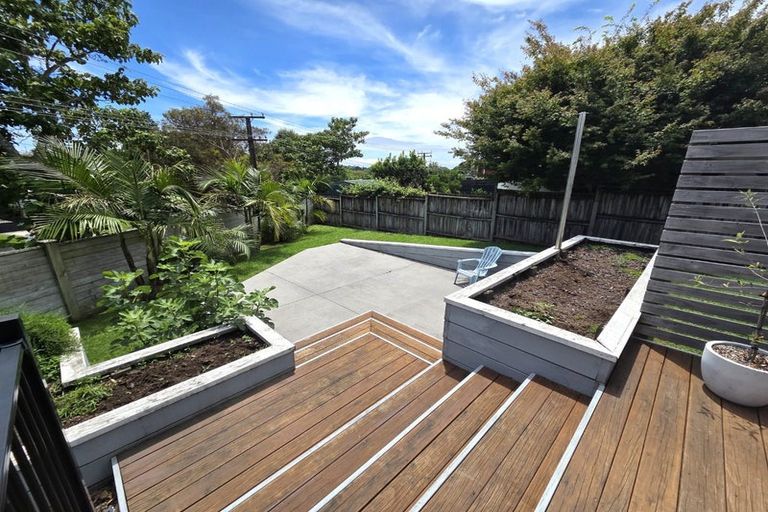 Photo of property in 1 Meadowviews Drive, Welcome Bay, Tauranga, 3112
