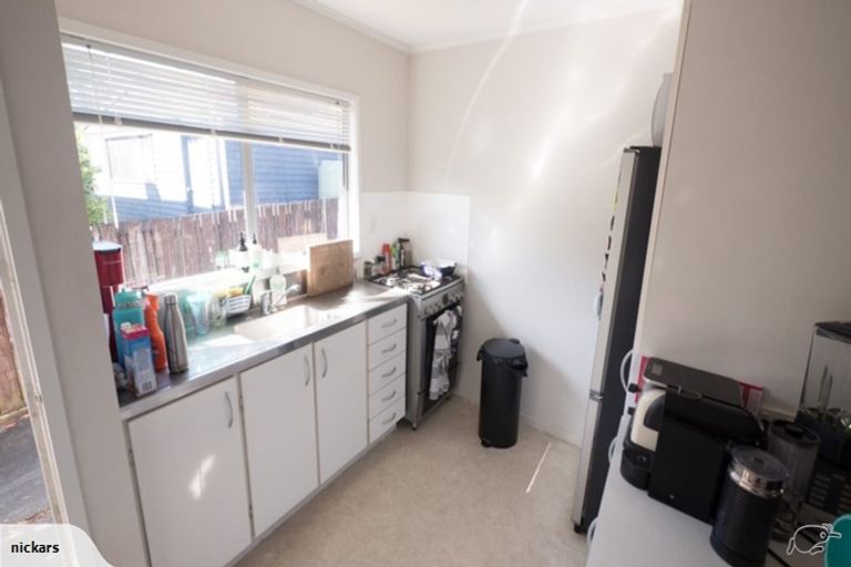 Photo of property in 15 Devonshire Road, Unsworth Heights, Auckland, 0632