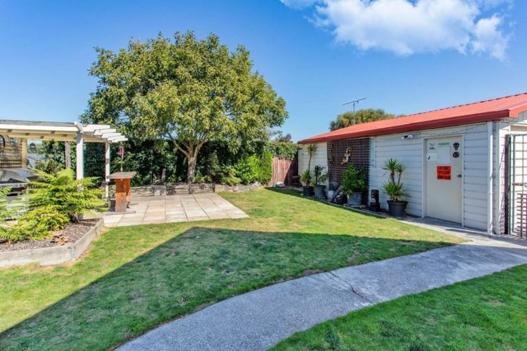 Photo of property in 5 Sheraton Place, Redwood, Christchurch, 8051