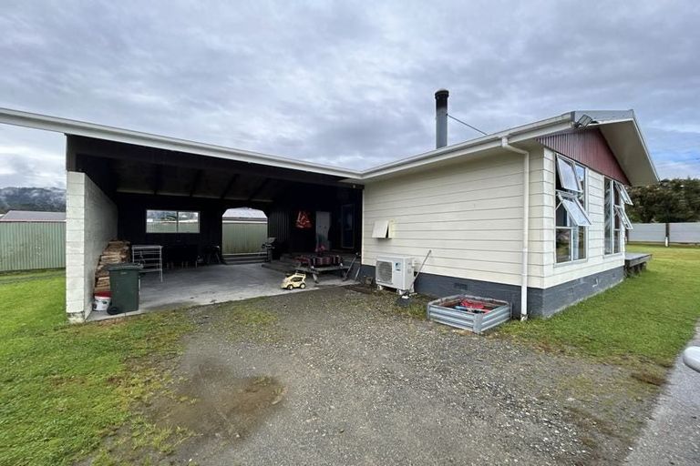 Photo of property in 72 Moorhouse Street, Ross, 7812