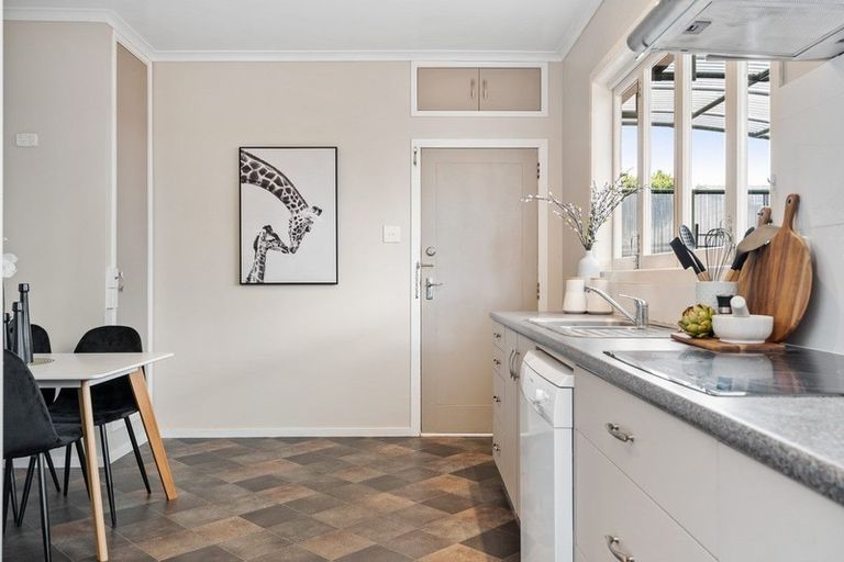 Photo of property in 17 Grosvenor Street, Cambridge, 3434