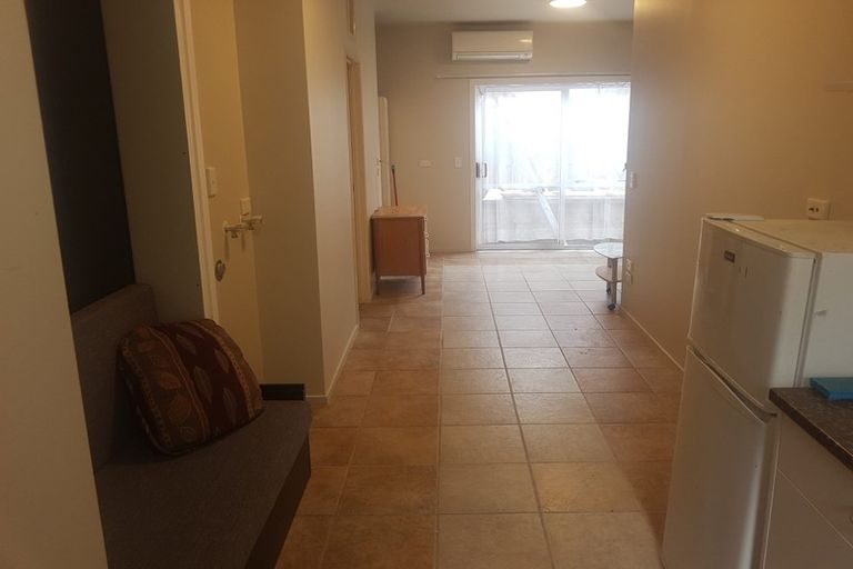 Photo of property in 46 Farquhar Road, Glendene, Auckland, 0602