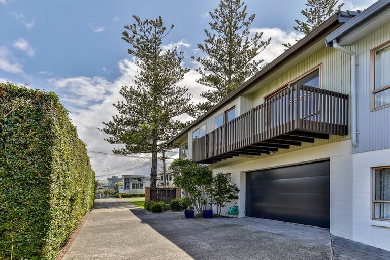 Photo of property in 1/27 Rangitoto Terrace, Milford, Auckland, 0620