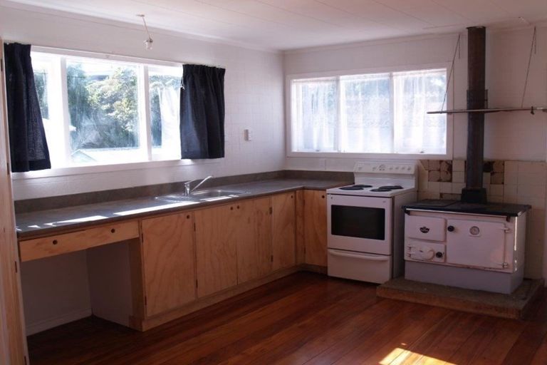 Photo of property in 22 Ngaio Street, Otaki Beach, Otaki, 5512
