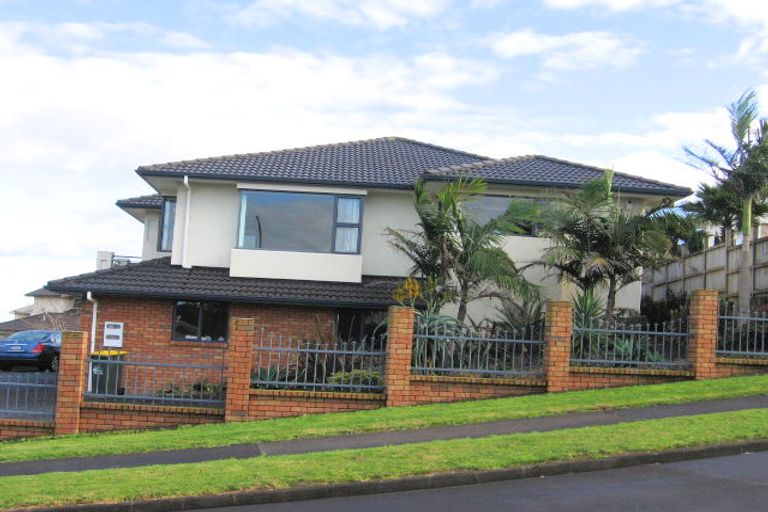 Photo of property in 56 Ribbonwood Crescent, Goodwood Heights, Auckland, 2105