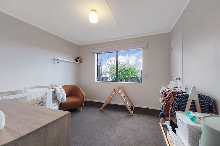 Photo of property in 2/9 Applewood Drive, Henderson, Auckland, 0612