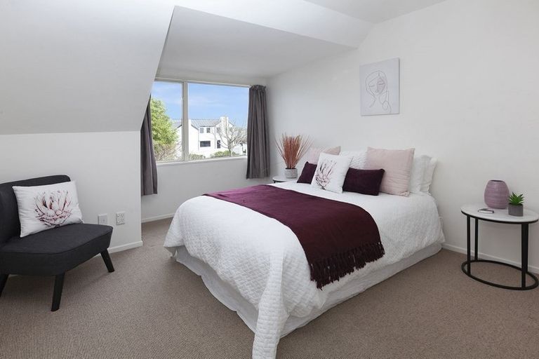 Photo of property in 2 Lewisham Park, St Albans, Christchurch, 8052