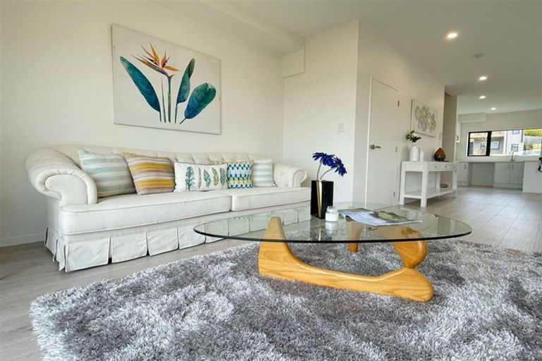 Photo of property in 25b Crestview Rise, Papakura, 2110