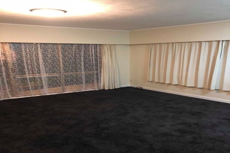 Photo of property in 1/18 Mcleod Road, Henderson, Auckland, 0612