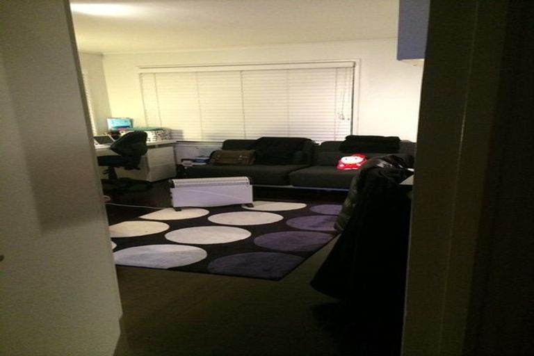 Photo of property in 60-62 Exmouth Road, Northcote, Auckland, 0627