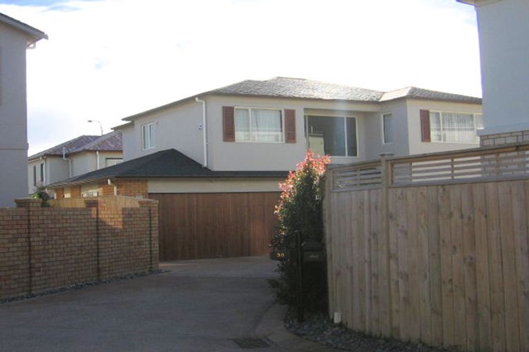 Photo of property in 30 Kaseng Place, East Tamaki Heights, Auckland, 2016