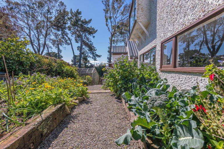 Photo of property in 36 Clifton Terrace, Fitzherbert, Palmerston North, 4410