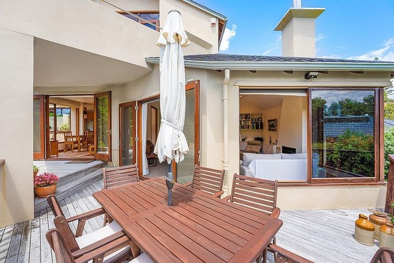 Photo of property in 1/142 Aberdeen Road, Campbells Bay, Auckland, 0620