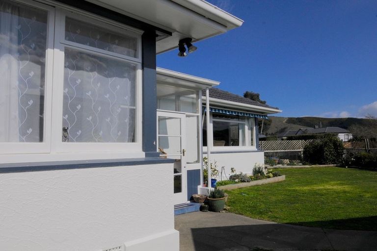 Photo of property in 61 Rhodes Street, Waimate, 7924