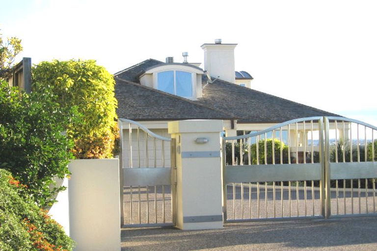 Photo of property in 16 Te Akau Crescent, Bucklands Beach, Auckland, 2012