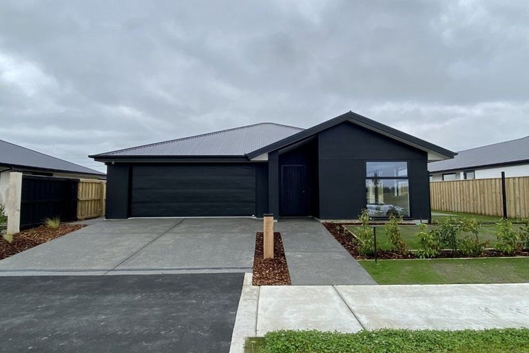 Photo of property in 18 Privet Way, Rolleston, 7678