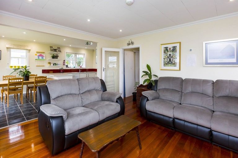 Photo of property in 44 Seddon Street, Wallaceville, Upper Hutt, 5018