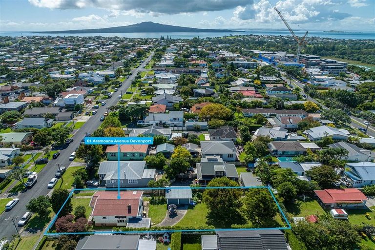 Photo of property in 61 Aramoana Avenue, Devonport, Auckland, 0624
