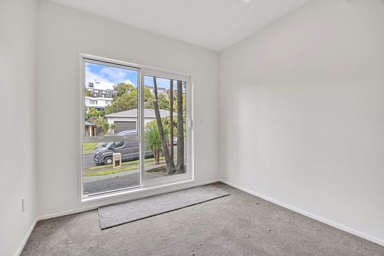 Photo of property in 23a Penguin Drive, Murrays Bay, Auckland, 0630